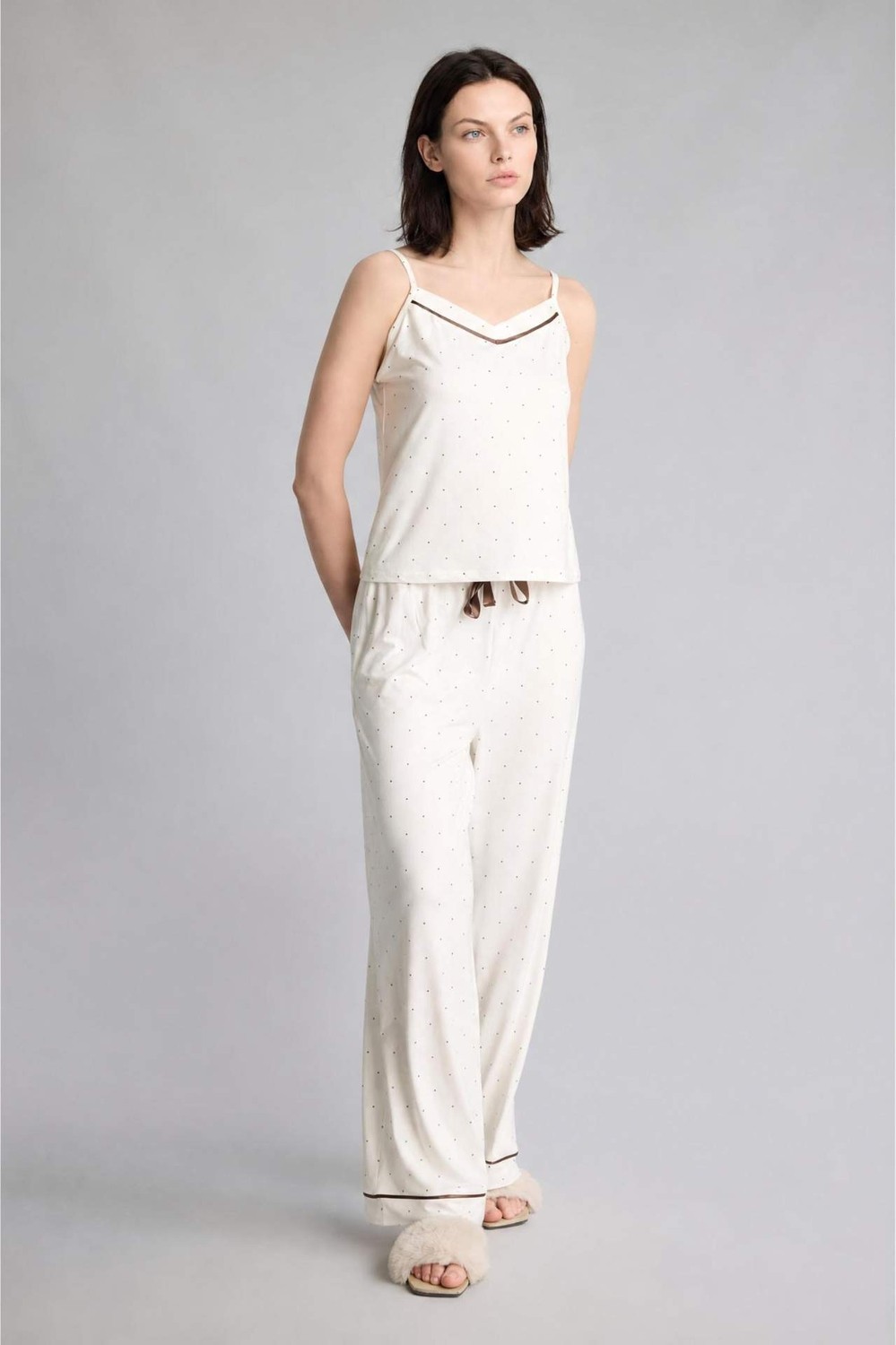 DeFacto Ultra Yumuşak Regular Fit Askılı Softshell Pijama Takımı H4245AX26AU görsel 4