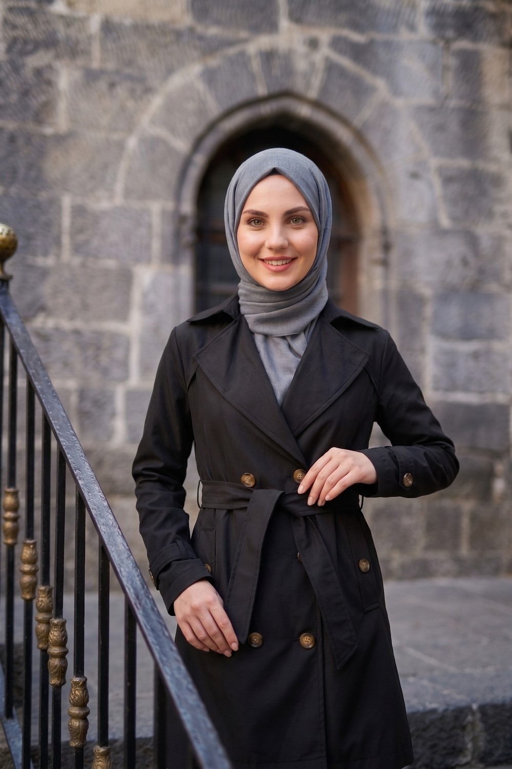 B.HE.Z Kadın Degaje Yaka Yarım Boy Tesettür Astarlı Kemerli Su Itici Kumaş Trençkot