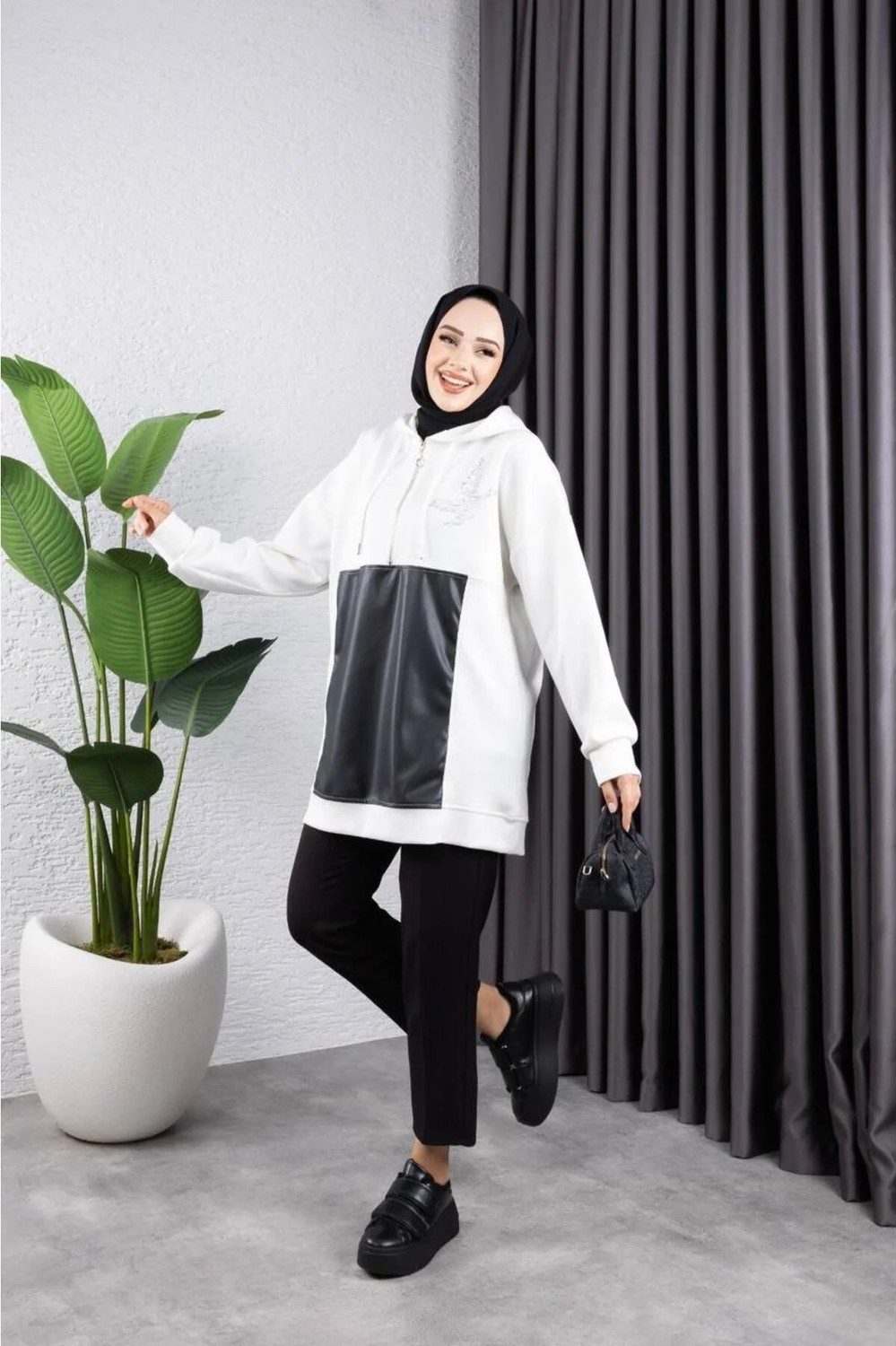 Afili Butik Kapüşonlu Fermuarlı Taş Detayli Tunik