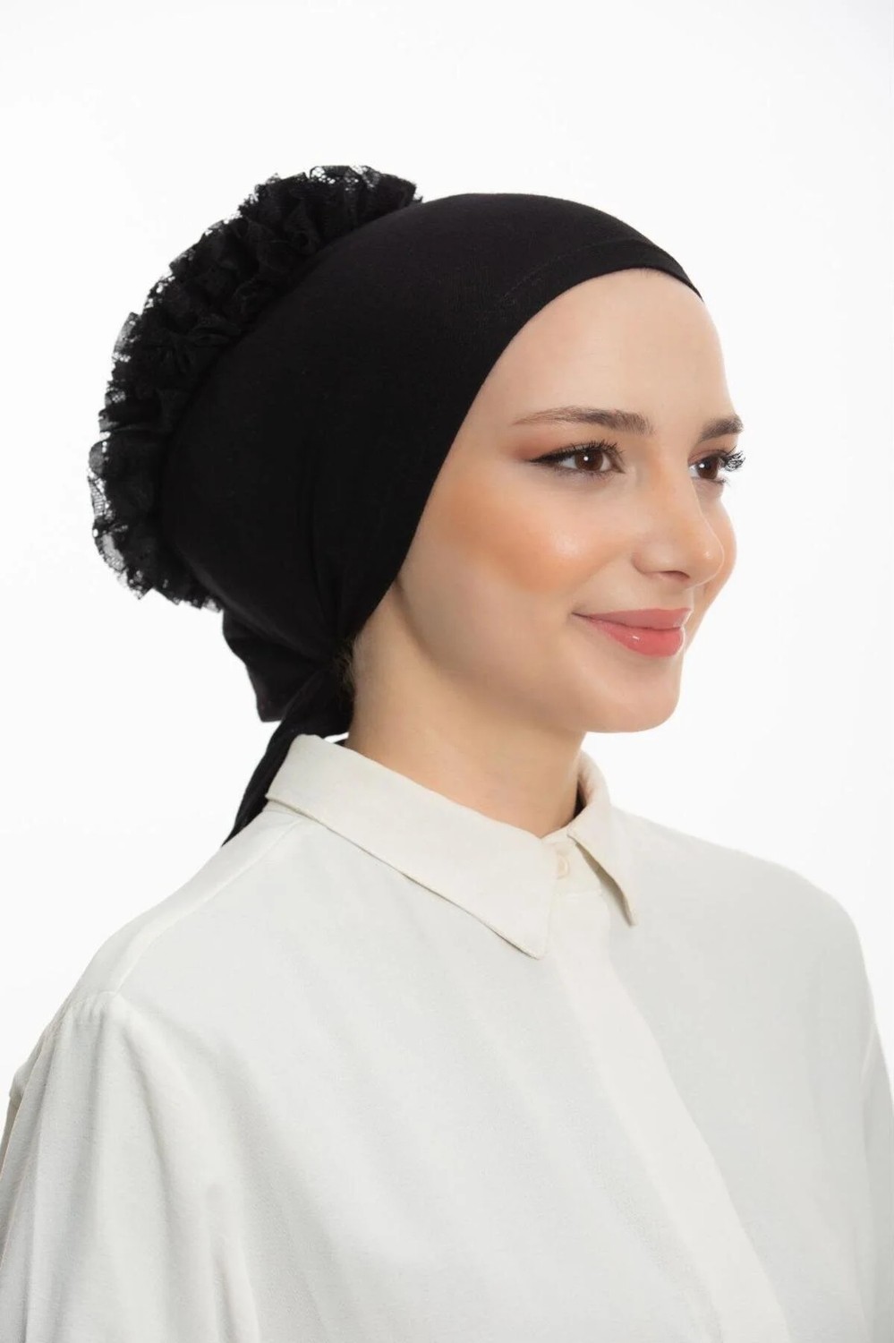 Flora Tekstil Luks Fırfırlı ( Dantelli ) Bağlamalı Bone - Önü Dikişlidir görsel 7