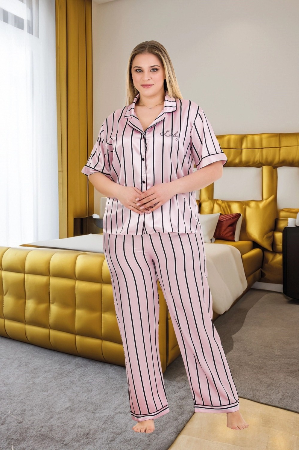 Pileli Store Büyük Beden Şık Tasarım Pembe Siyah Çizgili Düğmeli Kısa Kol Lüx Saten Pijama Takımı görsel 2
