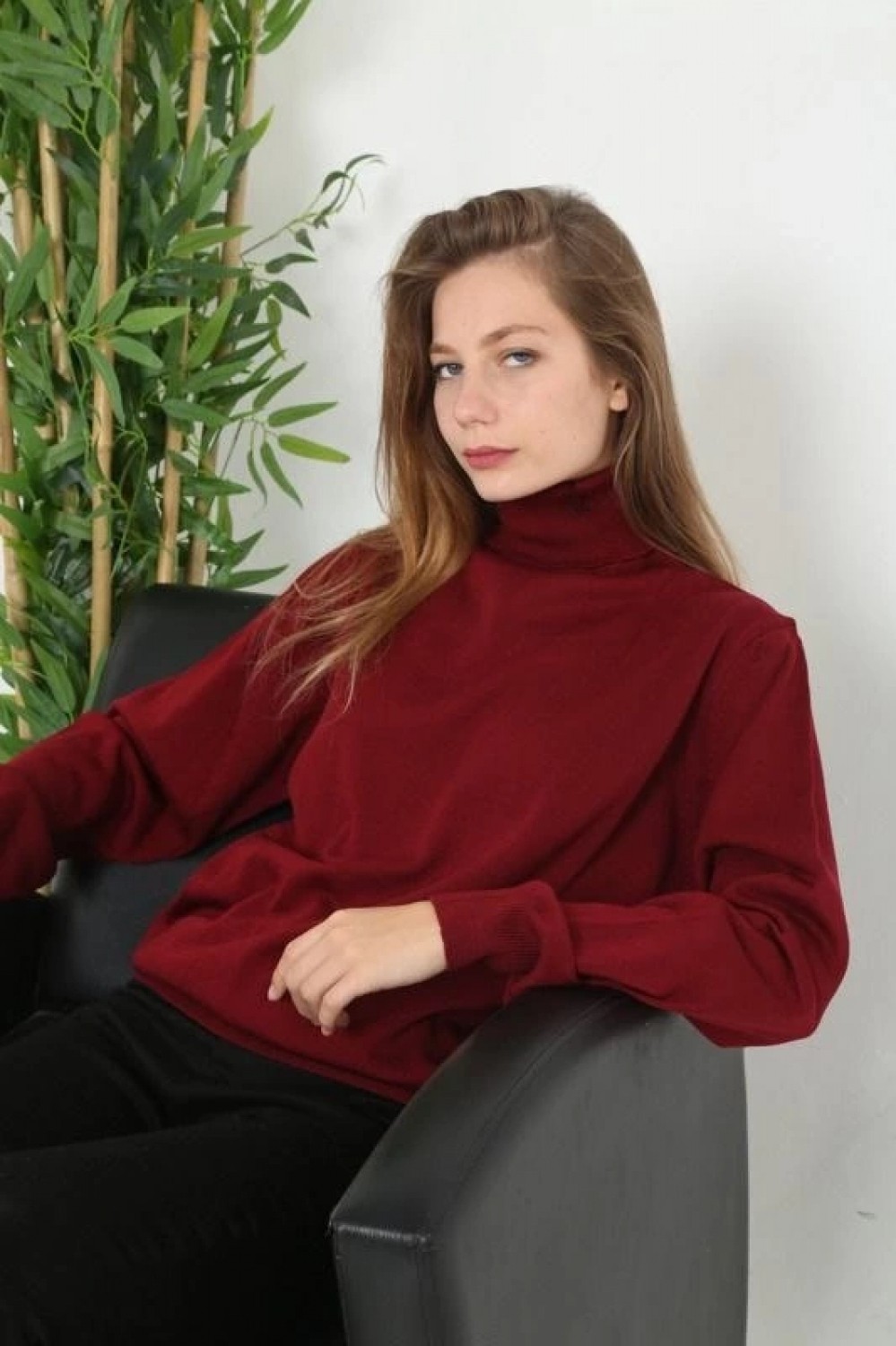 Pileli Store Kadın Tam Boğazlı Balıkçı Yaka Kazak Uzun Kol Düz Dokuma Triko - Siyah görsel 3