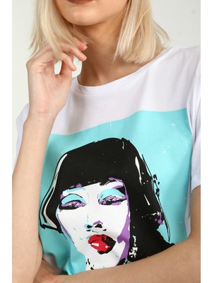 Collezione Beyaz Bisiklet Yaka Önü Baskılı Kısa Kollu Kadın T-Shirt