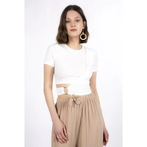 Halka Detaylı Kruvaze Crop Beyaz Örme Bluz