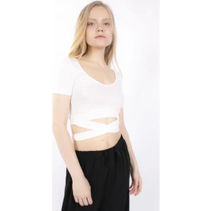 Belden Bağlamalı Beyaz Crop Örme Bluz