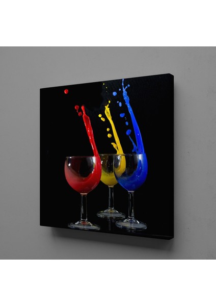 Kadehten Sıçrayan Içecekler 70X70CM