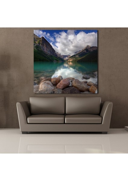 Dağlar Arasındaki Akarsu 80X80CM