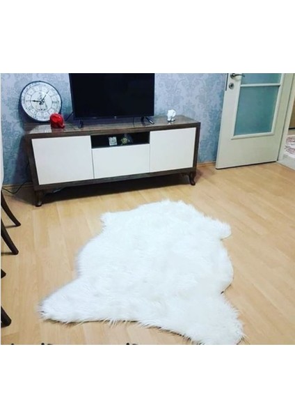 Halıportalı Beyaz Kuzu Post Peluş Halı A Post Beyaz