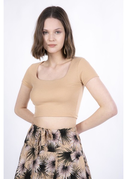Kare Yaka Bej Crop Örme Bluz
