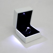 Entina Işıklı Yüzük Kutusu Beyaz Renk