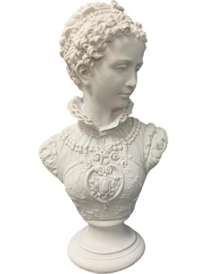 By Ari Marie ANTOİNETTE-HK110-1