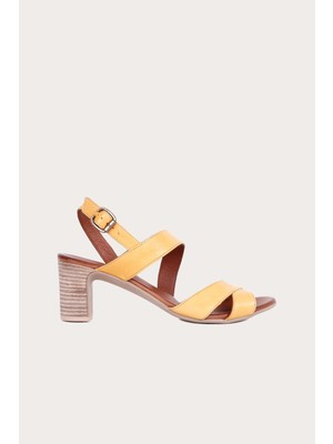 Bueno Shoes Bueno Sarı Deri Kadın Topuklu Sandalet