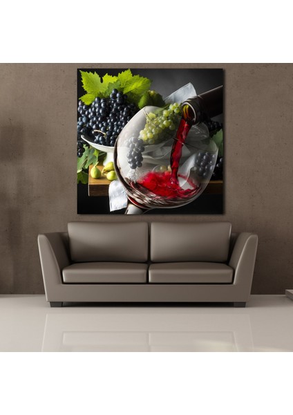 Kadehe Doldurulan Kırmızı Şarap Kanvas Tablo 70 x 70 cm