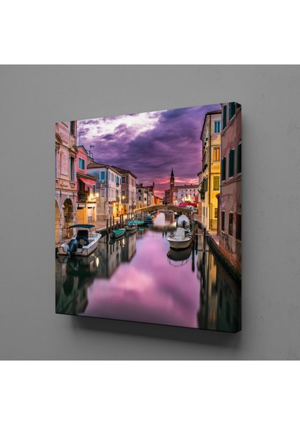 Şehrin Arasından Akan Nehir 140 x 140 cm