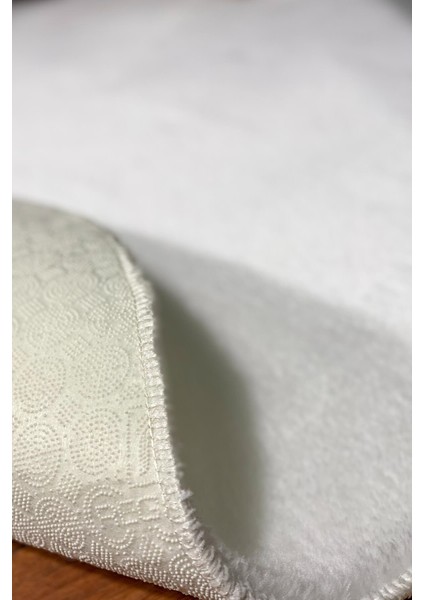 Kar Beyazı Yuvarlak Peluş Halı fırsatları