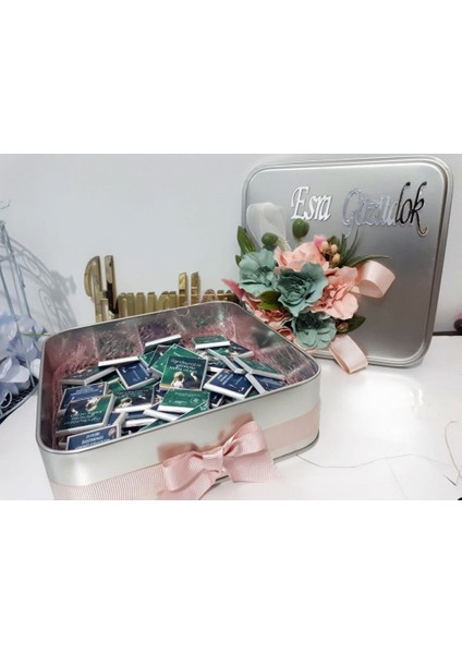 Çiçek Süslü Pleksi Isimli Söz Nişan Çikolatası 50 Li