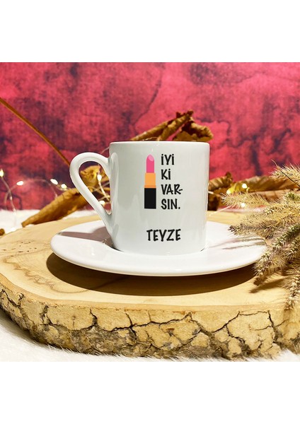 Kişiye Özel Hediye Isimli Anneler Günü - Hala - Teyze Iyi Ki Varsın Baskılı Kahve Fincanı 7227 fırsatları