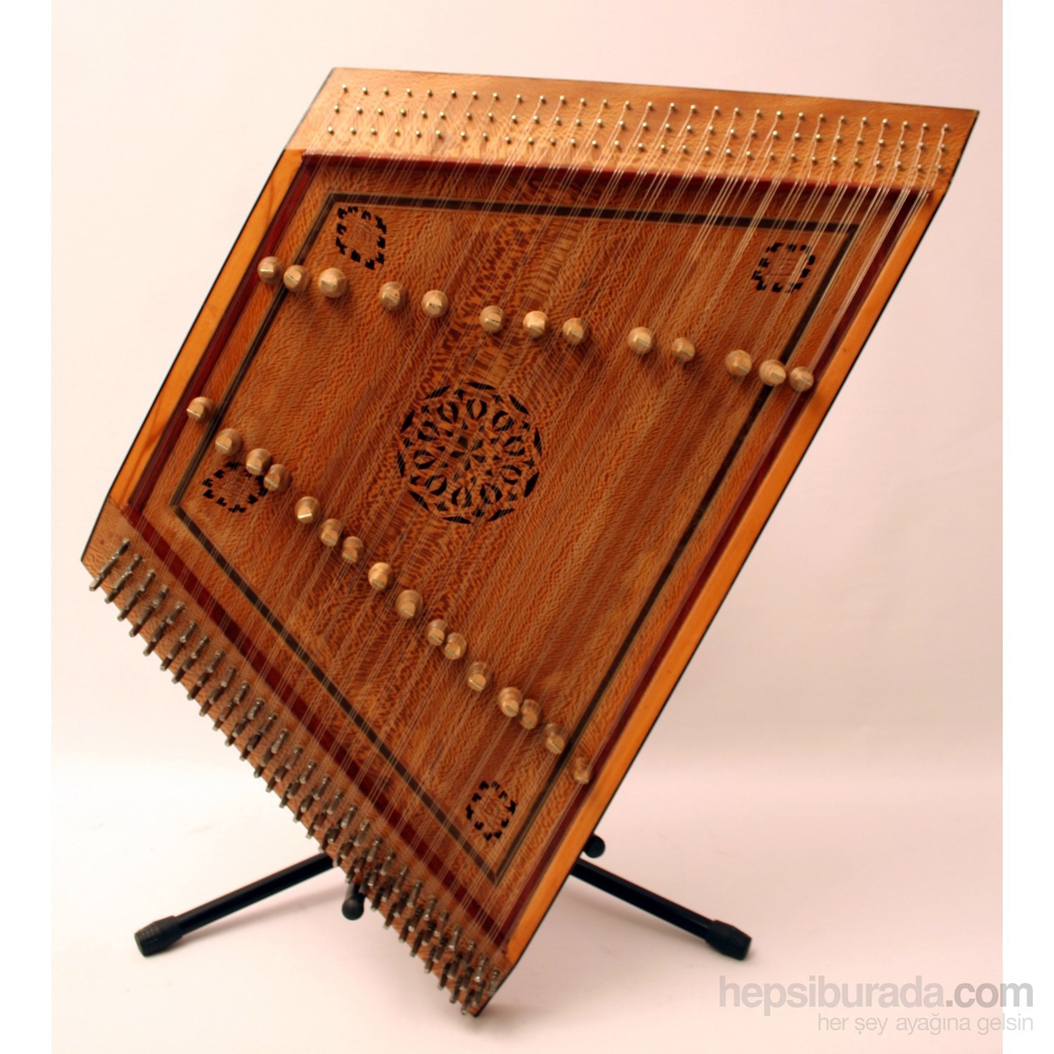 Армянский музыкальный инструмент САНТУР