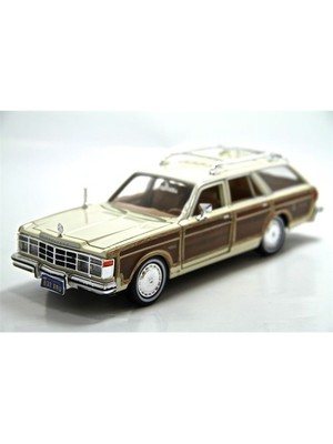 Motormax 1:24 1979 Chrysler Le Baron Town Country -Krem Model Araba