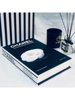 Lovely Book & Book Chanel Danıele Bott Kenarlı Çiçek Figürlü Açılabilir Dekoratif Kitap Kutusu