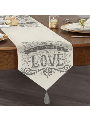 RealHomes Love Yazılı Dijital Baskı Dekoratif Püsküllü Şönil Üçgen Runner