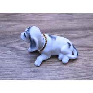 Araç Içi Kafa Sallayan Köpek