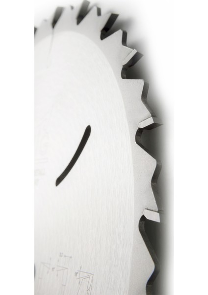 König 300X3,2X30 Z 28 Diş Elmas Uçlu Atlamalı Bg Dişli Ahşap Daire Testeresi