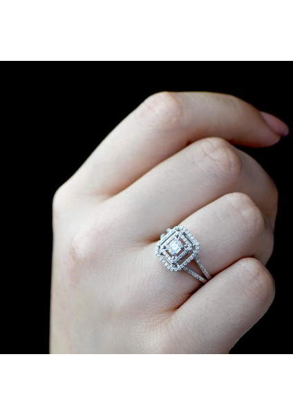 0.60 Ct. Modern Tasarım Çift Kollu Baget Yüzük