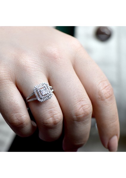 0.60 Ct. Modern Tasarım Çift Kollu Baget Yüzük fiyatları