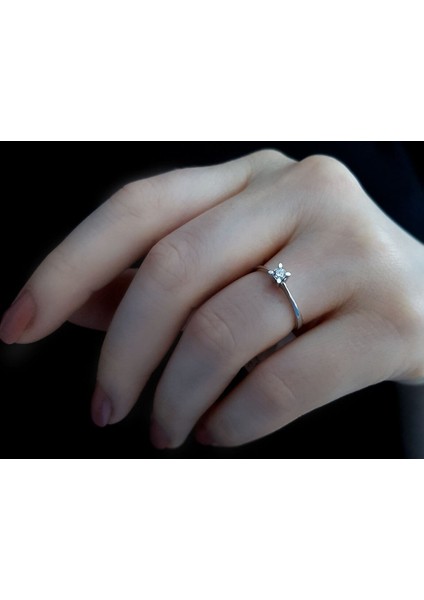 0,11 Karat Pırlanta Tektaş Yüzük 0417R0251 fırsatları