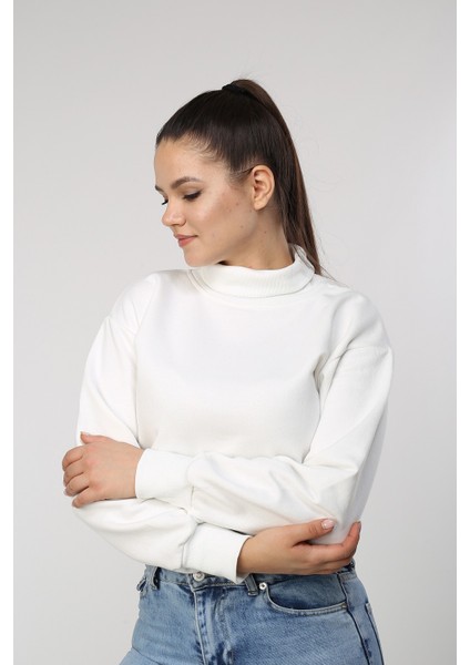 Kadın Ekru Balıkçı Yaka Crop Sweat modelleri