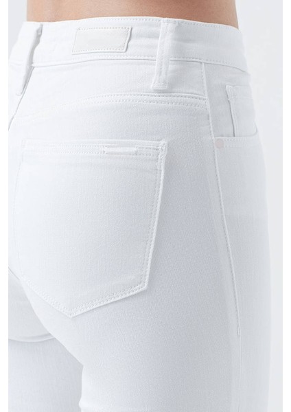 Kadın Dar Paça Likralı Yumuşak Kumaş Kot Pantolon (Beyazi) fiyatları