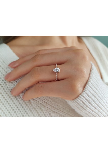 Pırlanta ve Damla Kesim Beyaz Topaz Taşlı Yüzük 0417R0257 fırsatları