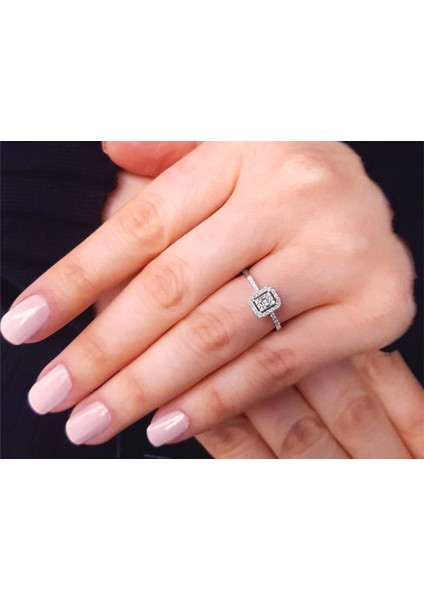 E Renk 0,17 Karat Baget Pırlanta Yüzük 0417R0266 fırsatları