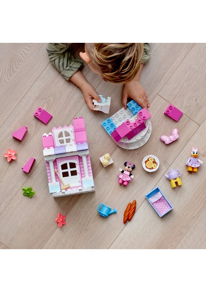 Duplo® # Disney Minnie#nin Evi ve Kafe 10942 ÇOCUKLAR İçin Minnie Fare ve Ördek Daisy ile Bebek Evi Yapım Oyuncağı (91 parça)