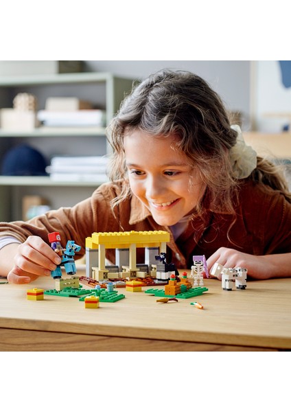 LEGO® Minecraft# At Ahırı 21171 Yapım Seti; Çocuklar İçin Eğlenceli Minecraft Çiftlik Oyuncağı, Iskelet Süvari Içerir (241 Parça)