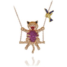 Kırmızı Taşlı Salıncakta Sallanan Kedi Gümüş Kolye