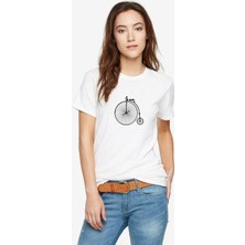 Qivi Bisiklet Büyük Teker Baskılı Beyaz Kadın Tshirt