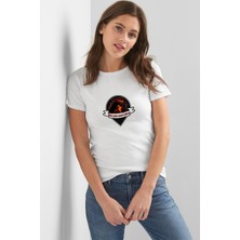 Qivi Carmen Sandiego See You Next Crime Kadın Beyaz Tshirt