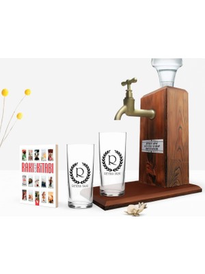 BK Kişiye Özel Renkli Baskılı Çelenk Baş Harfli Isimli Tasarımlı Ikili Rakı Bardağı Ahşap Rakı Standı ve Cep Kitabı Hediye Seti-2
