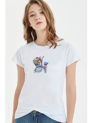 Qivi Çiçekçi ile Mamachari Bisiklet Suluboya Resim Baskılı Beyaz Kadın Örme Tshirt