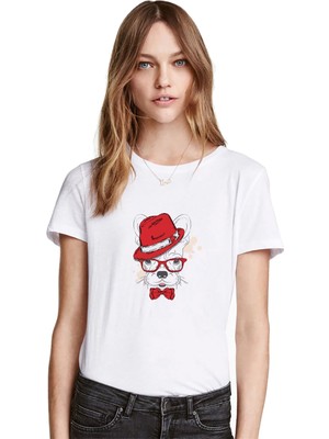 Qivi Köpek Kırmızı Şapkalı Gözlüklü Papyonlu Köpek Baskılı Beyaz Kadın Tshirt