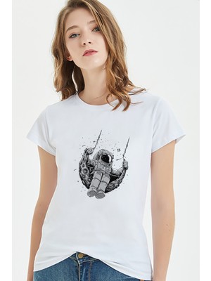 Qivi Astronot Ay Salıncak Baskılı Beyaz Kadın Tshirt
