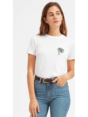Qivi Çiçek ile Siyah Bisiklet Bisiklet Suluboya Baskılı Beyaz Kadın Tshirt