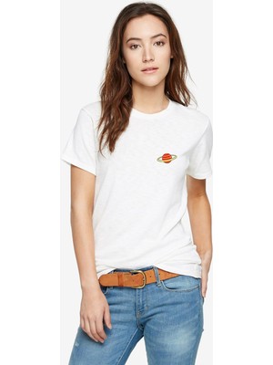 Qivi Saturn Göğüs Baskılı Beyaz Kadın Tshirt