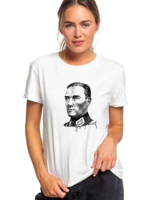 Qivi Gazi M Kemal Atatürk Portre Baskılı Beyaz Kadın Tshirt