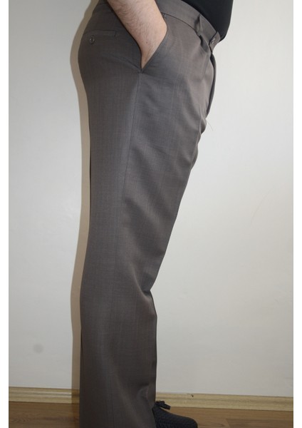 Erkek Klasik Kesim Pileli Açık Kahverengi Kumaş Pantolon modelleri