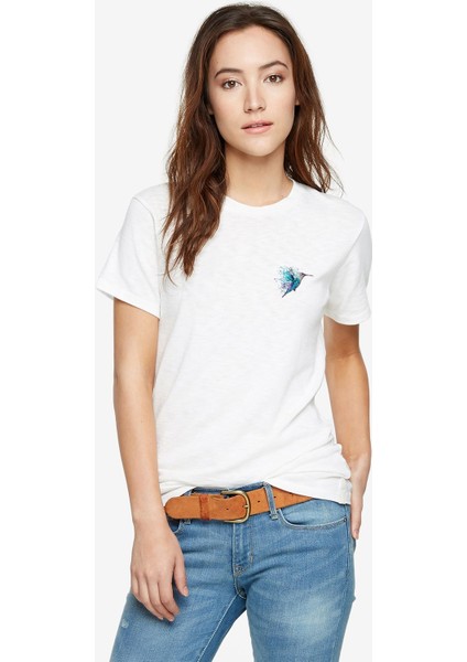 Sinek Kuşu Sulu Boya Damlacıklı Göğüs Baskılı Beyaz Kadın Tshirt