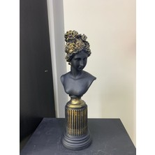 By Ari LAFAYETTE-HK114-10