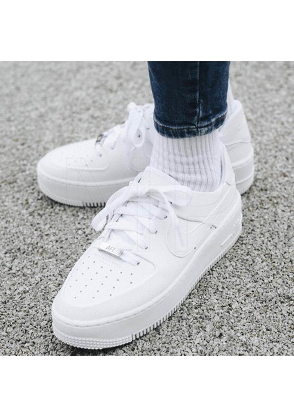 W Air Force 1 Sage Low Nike Beyaz Kadın AR5339-100 fırsatları